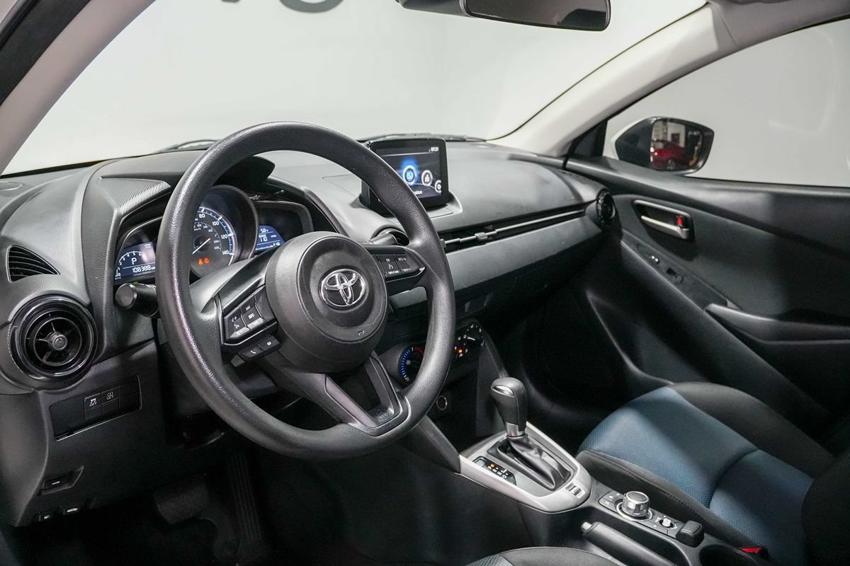 Used 2019 Toyota Yaris L FWD image 12