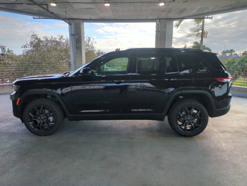 New 2025 Jeep Grand Cherokee Limited image 8