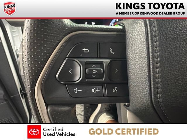 Used 2025 Toyota 4Runner SR5 AWD/4WD image 26