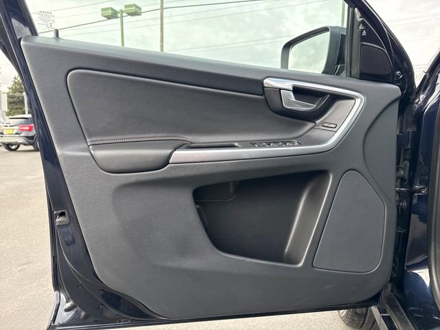 Used 2017 Volvo XC60 T6 Dynamic w/ Preferred Option Package image 23