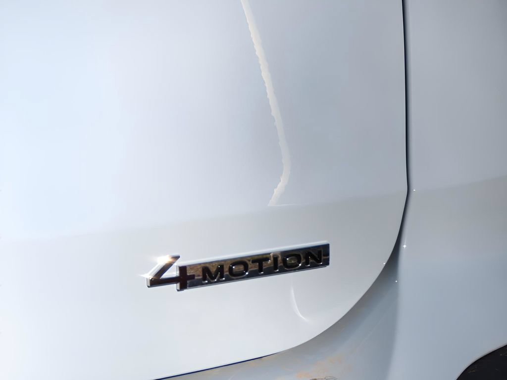 New 2025 Volkswagen Taos SE AWD/4WD image 35