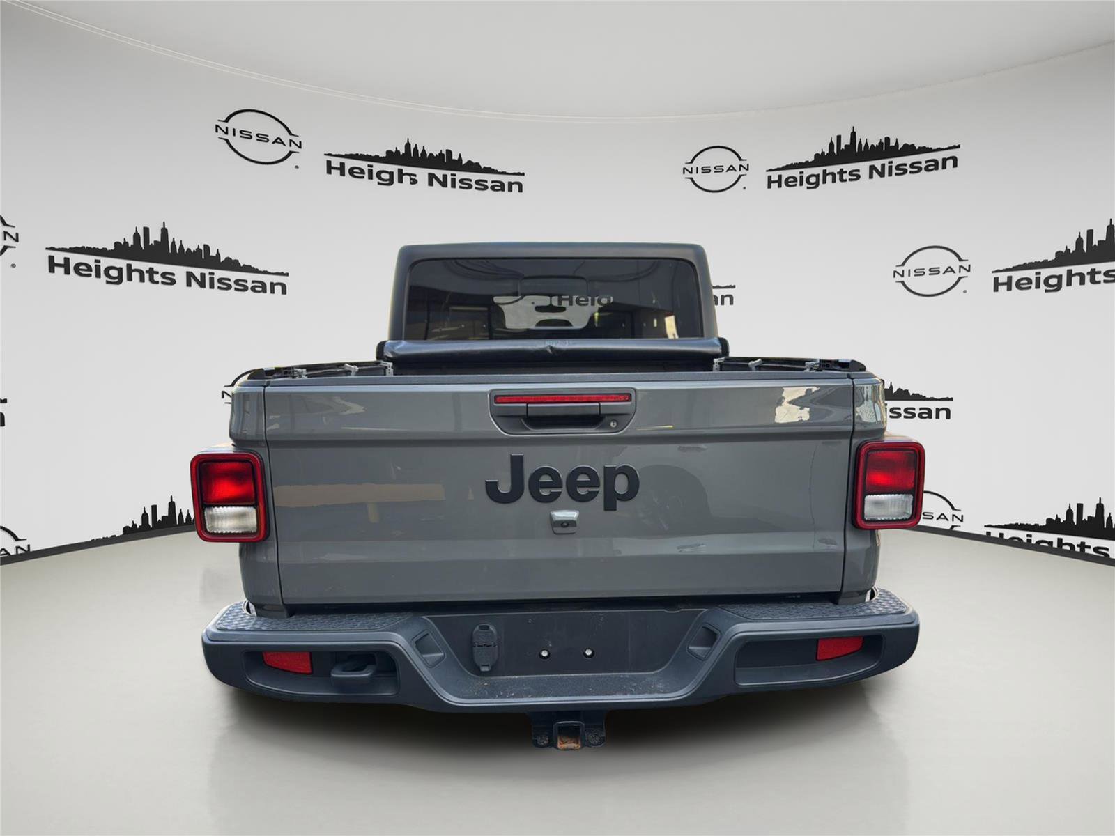 Used 2022 Jeep Gladiator Sport image 4