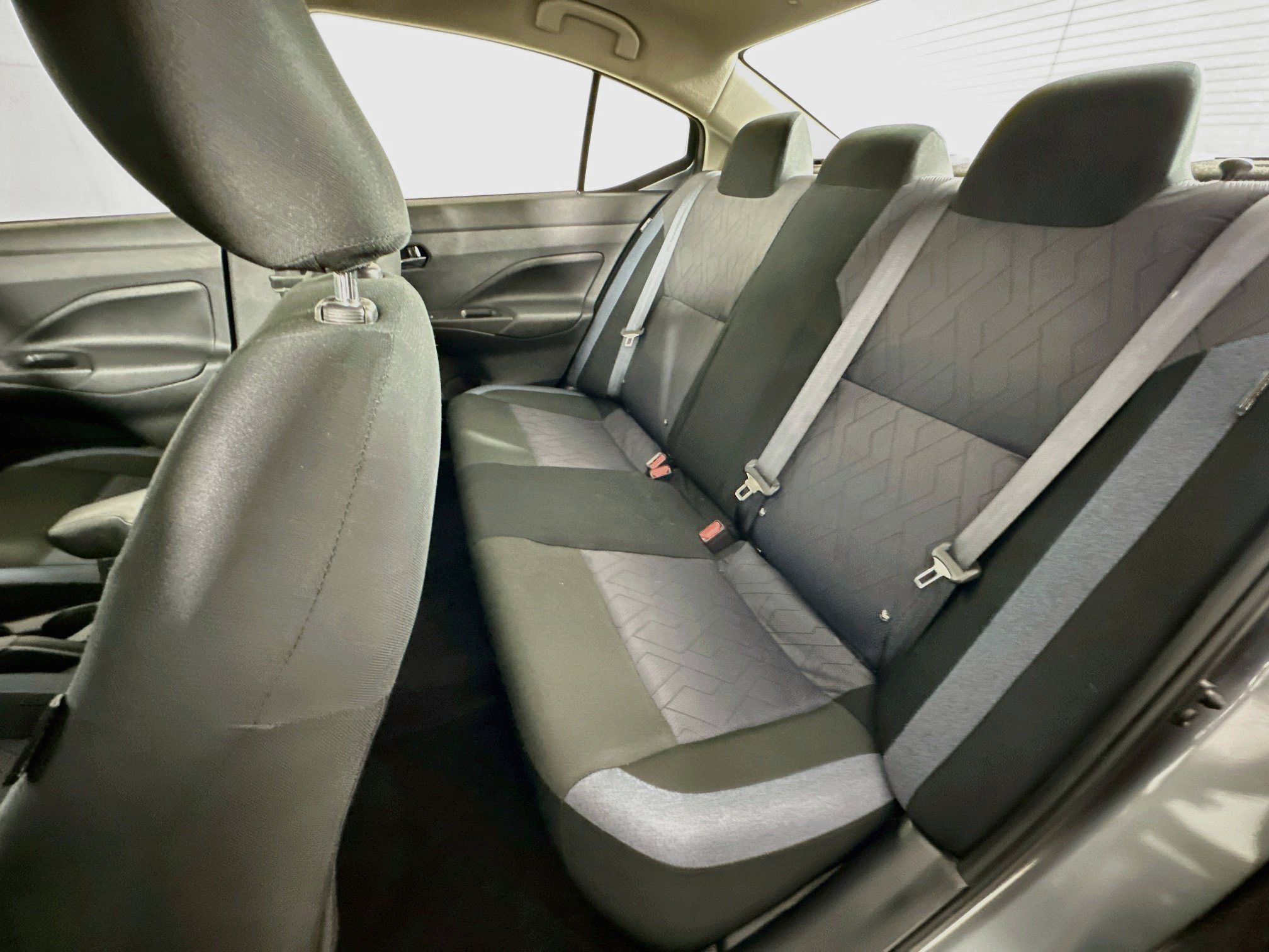 Used 2025 Nissan Versa SV FWD image 25