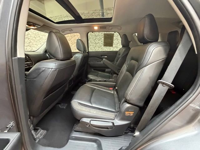 Used 2022 Nissan Pathfinder SL w/ SL Premium Package image 14