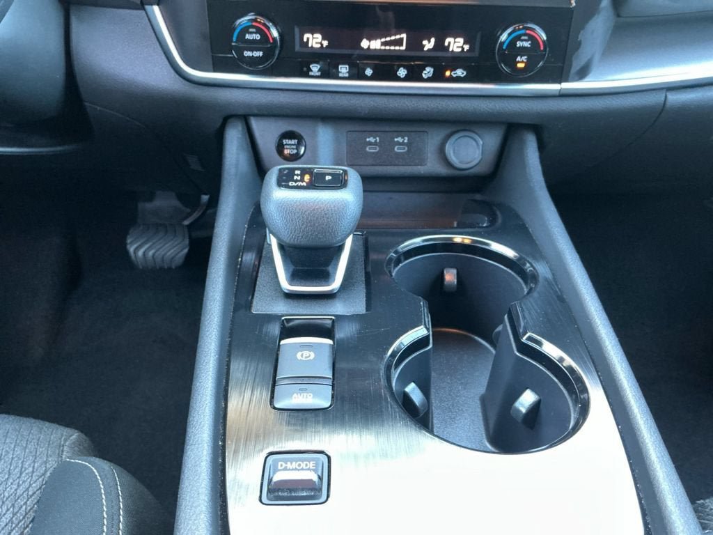 Used 2024 Nissan Rogue SV FWD image 13
