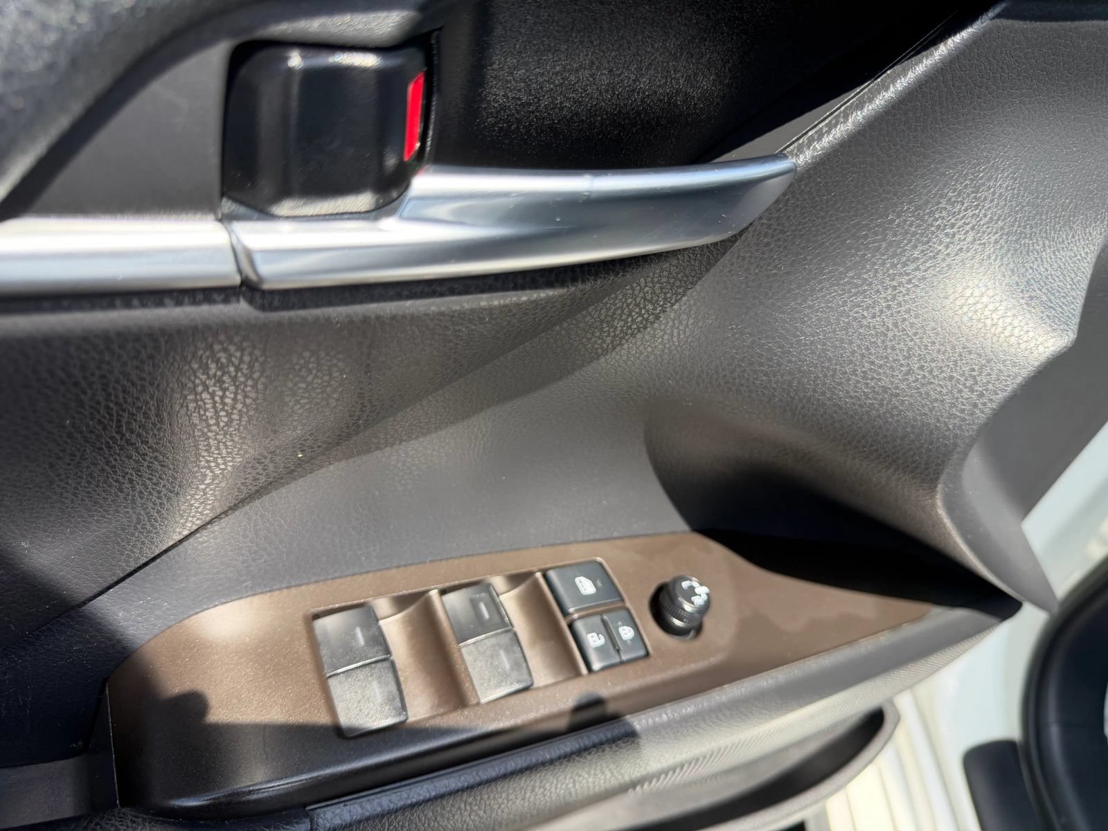 Used 2021 Toyota Camry SE FWD image 19