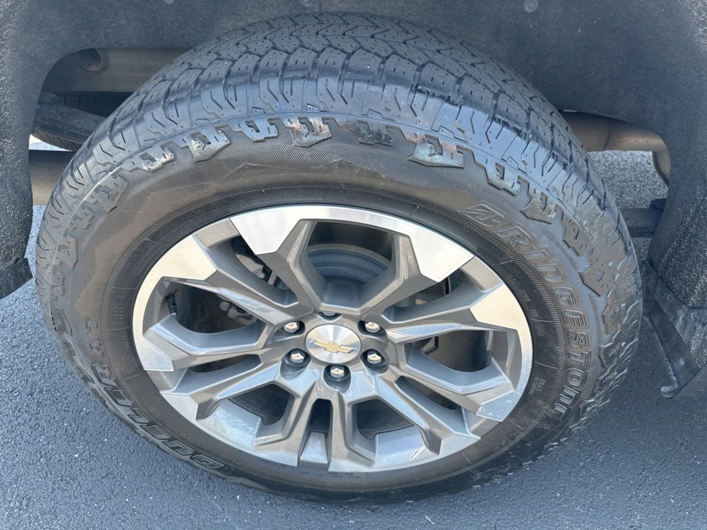 Used 2023 Chevrolet Silverado 1500 High Country w/ Technology Package image 16