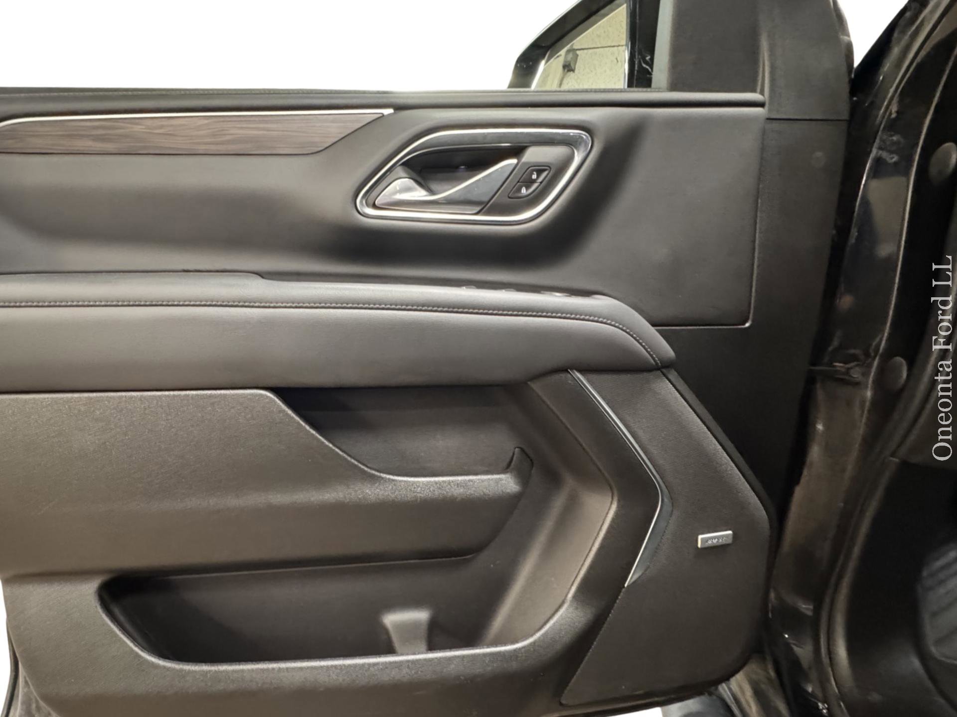 Used 2021 Chevrolet Suburban Z71 AWD/4WD image 9