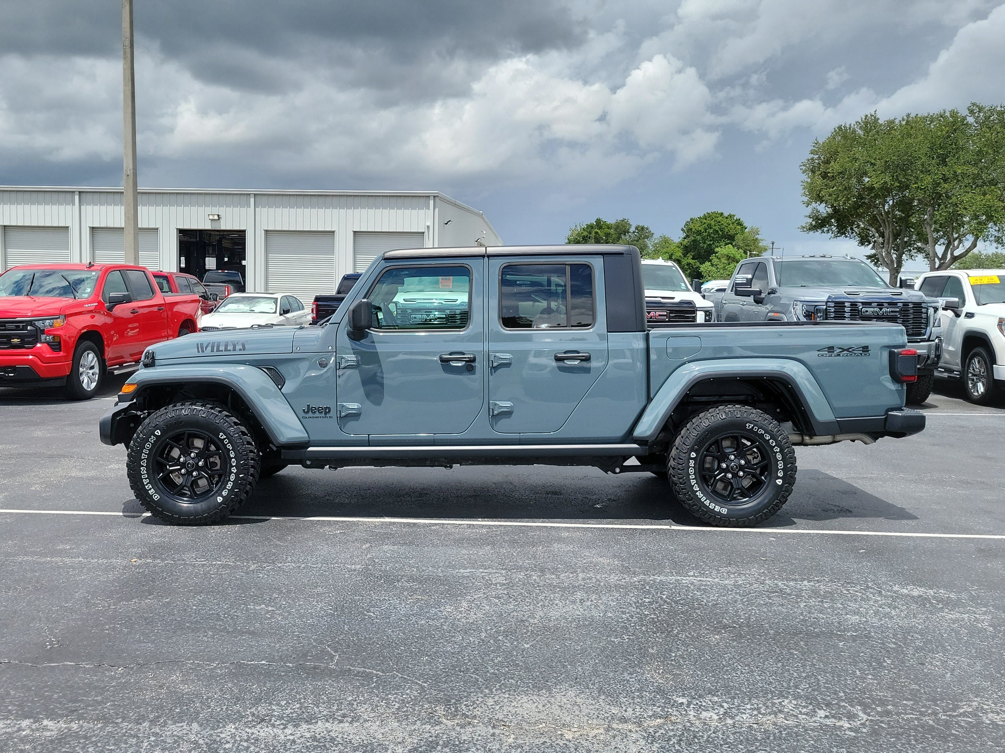 Used 2024 Jeep Gladiator Sport AWD/4WD image 7