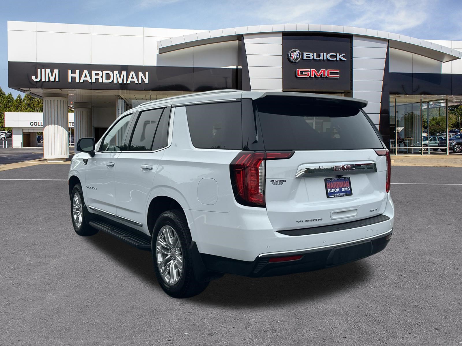 Used 2024 GMC Yukon SLT w/ SLT Luxury Package RWD image 5