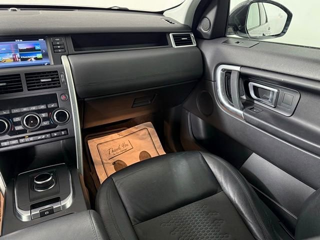 Used 2018 Land Rover Discovery Sport SE image 24