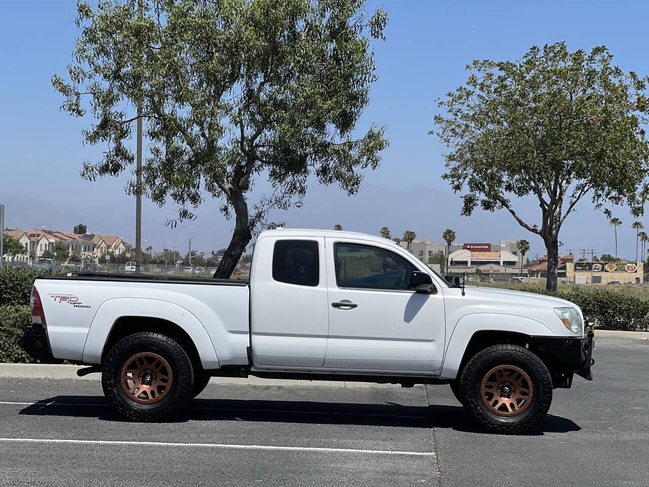 Used 2010 Toyota Tacoma PreRunner w/ TRD Off-Road Pkg RWD image 5