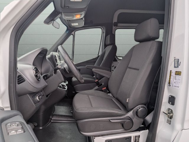 Used 2024 Mercedes-Benz Sprinter 2500 image 14
