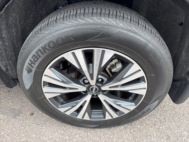 Certified 2023 Nissan Rogue SV w/ SV Premium B Package AWD/4WD image 33