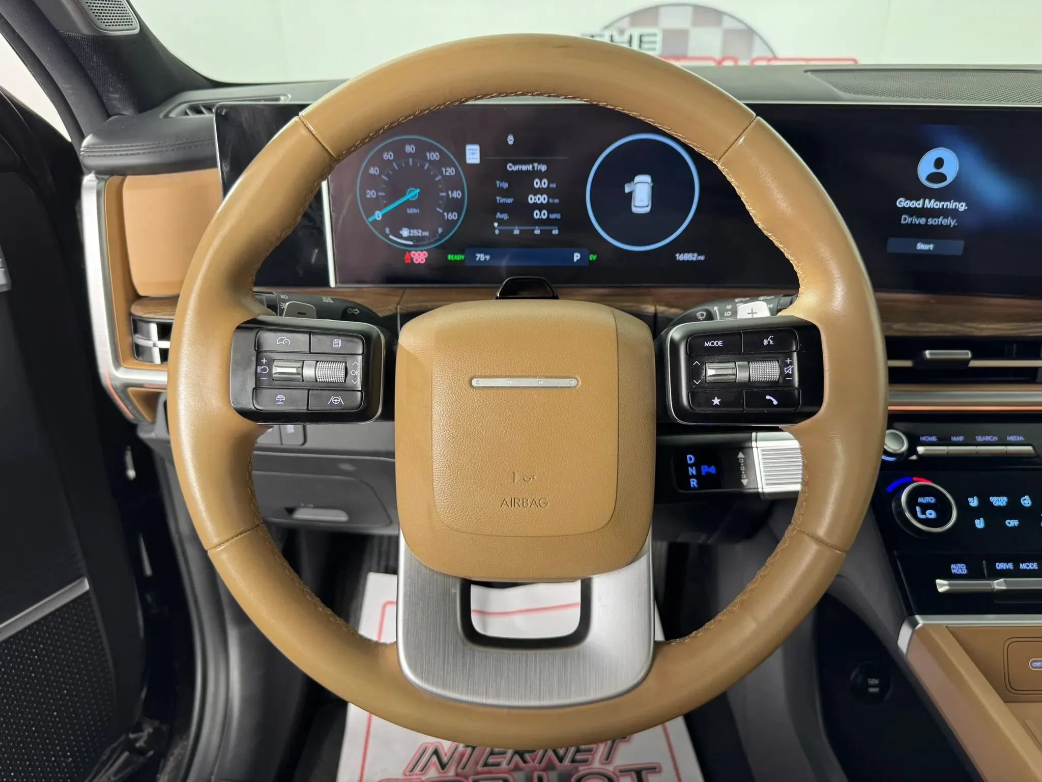 Used 2024 Hyundai Santa Fe Limited AWD/4WD image 13