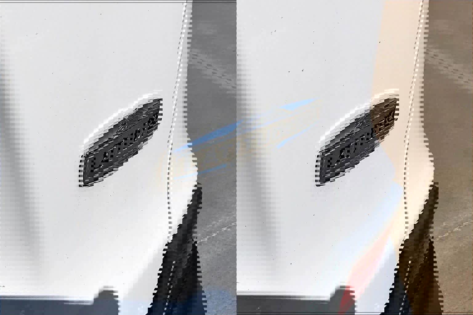 Used 2021 Jeep Cherokee Latitude Lux w/ Mopar Interior Package image 9