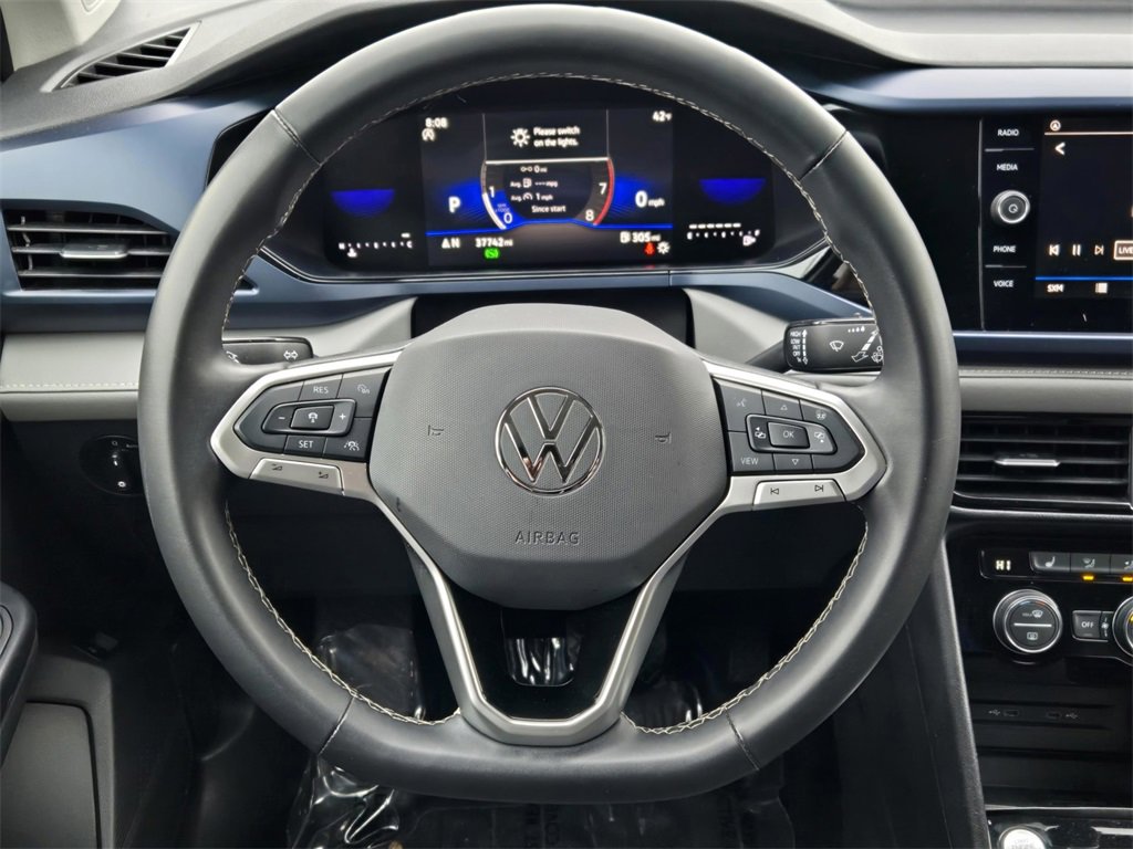 Used 2024 Volkswagen Taos SE image 14