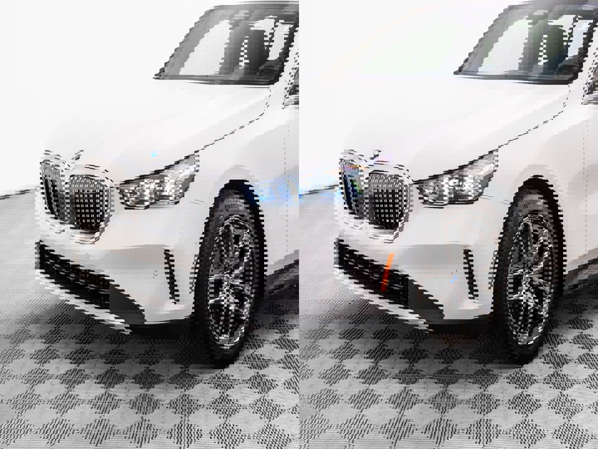 New 2026 BMW 540i xDrive w/ Premium Package image 37