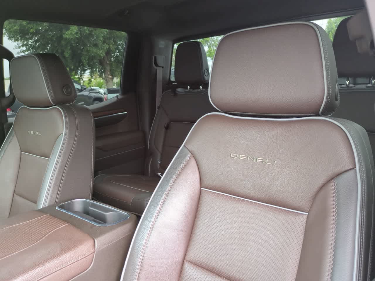 Used 2023 GMC Sierra 1500 Denali w/ Technology Package AWD/4WD image 8