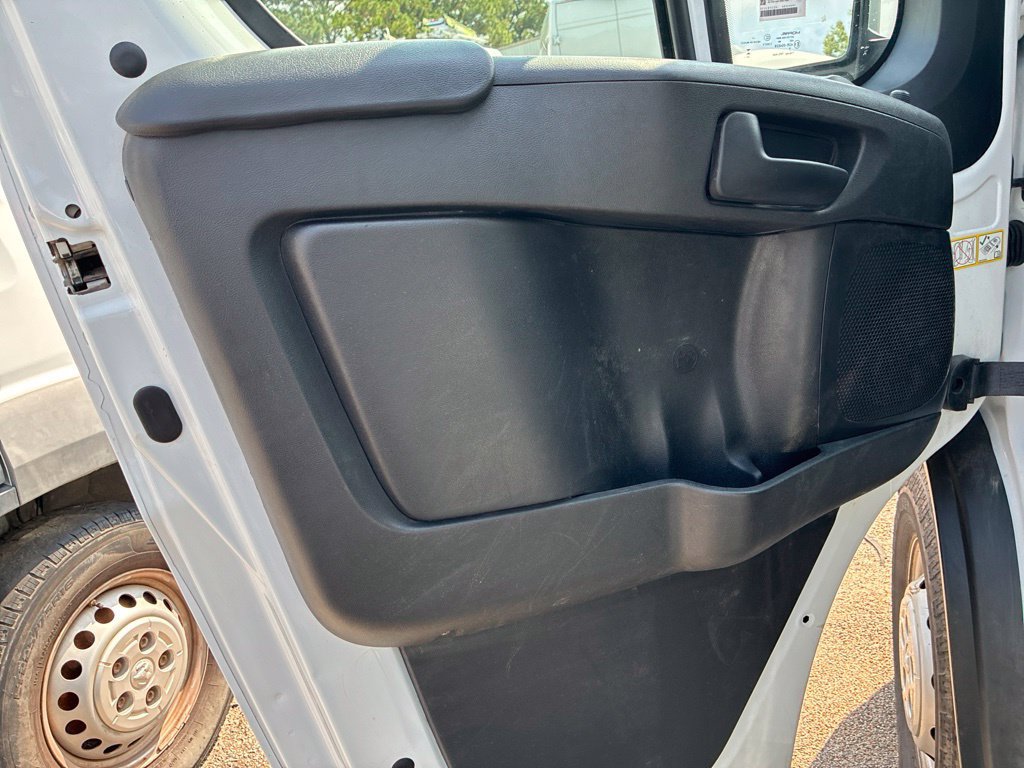 Used 2025 RAM ProMaster 2500 w/ Convenience Group FWD image 9