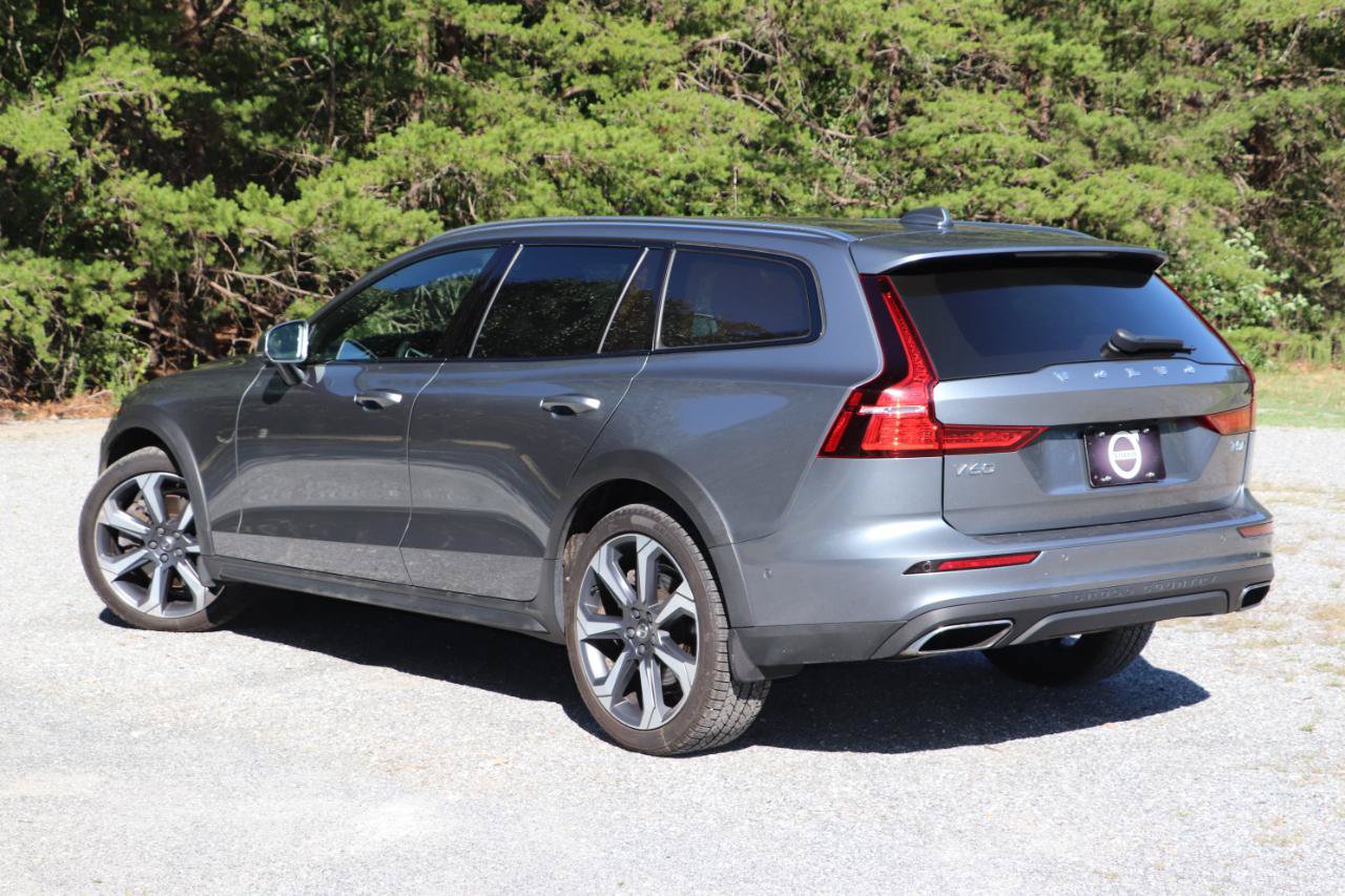 Used 2019 Volvo V60 T5 Cross Country AWD/4WD image 39