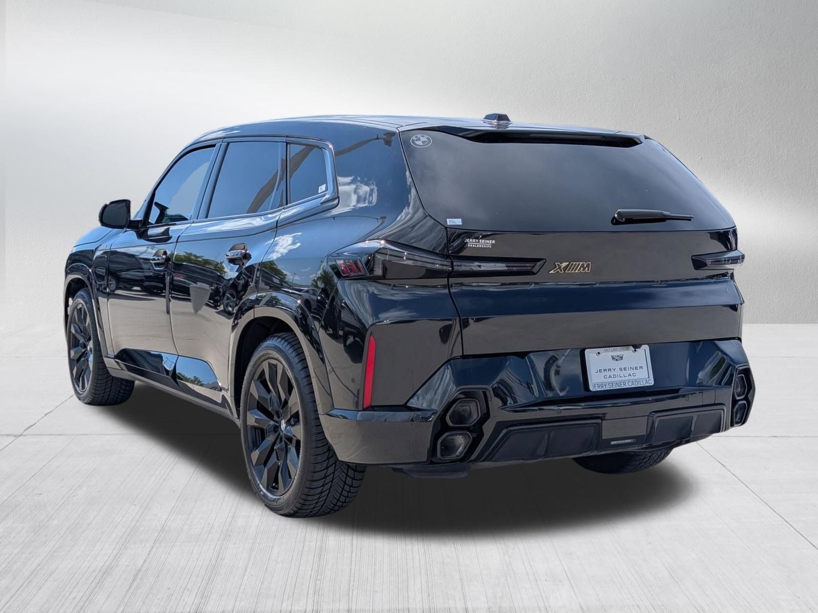 Used 2023 BMW XM AWD/4WD image 3