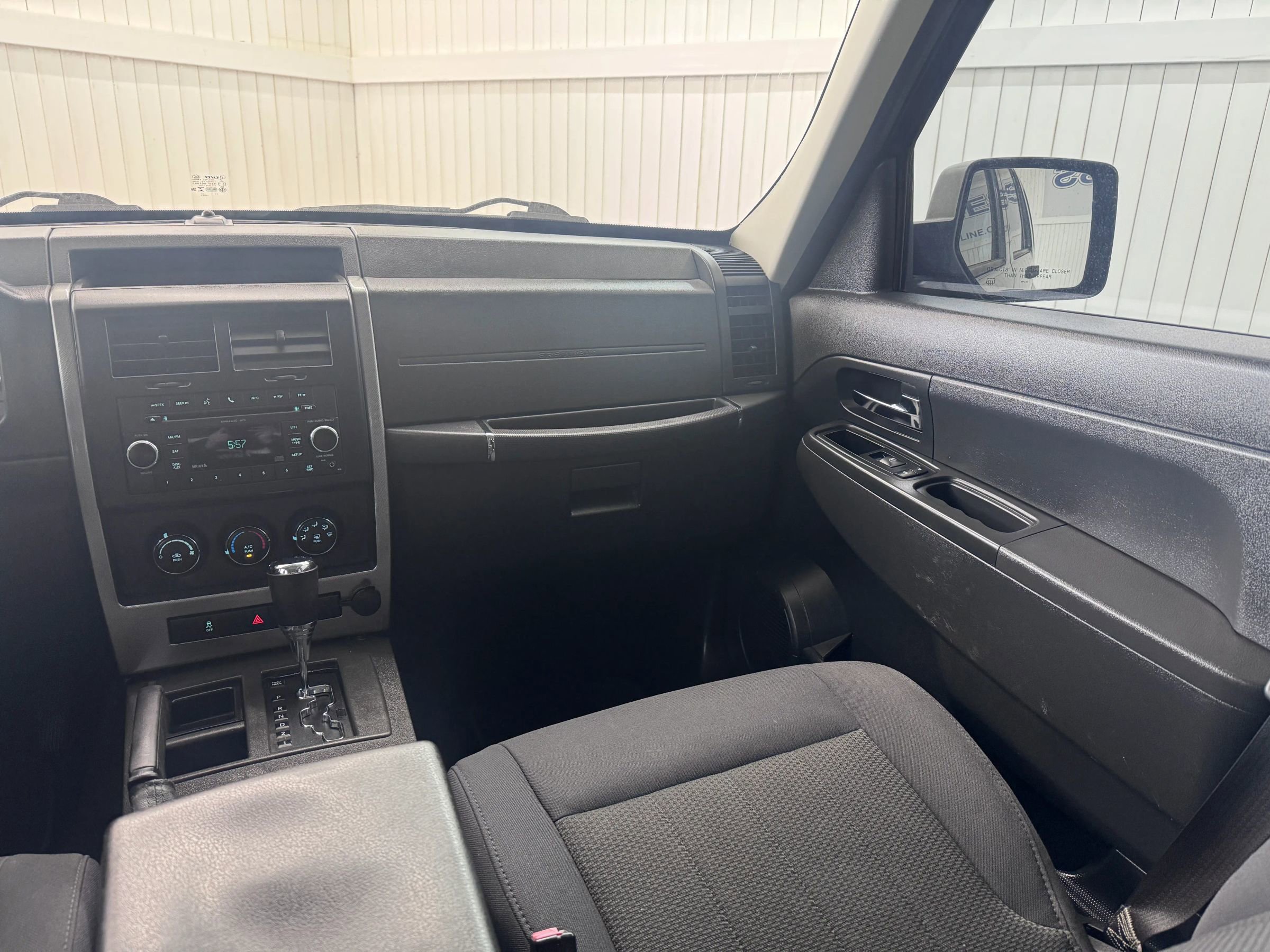 Used 2011 Jeep Liberty Sport image 15