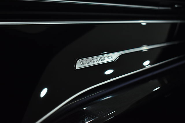 Used 2025 Audi Q8 Premium image 26
