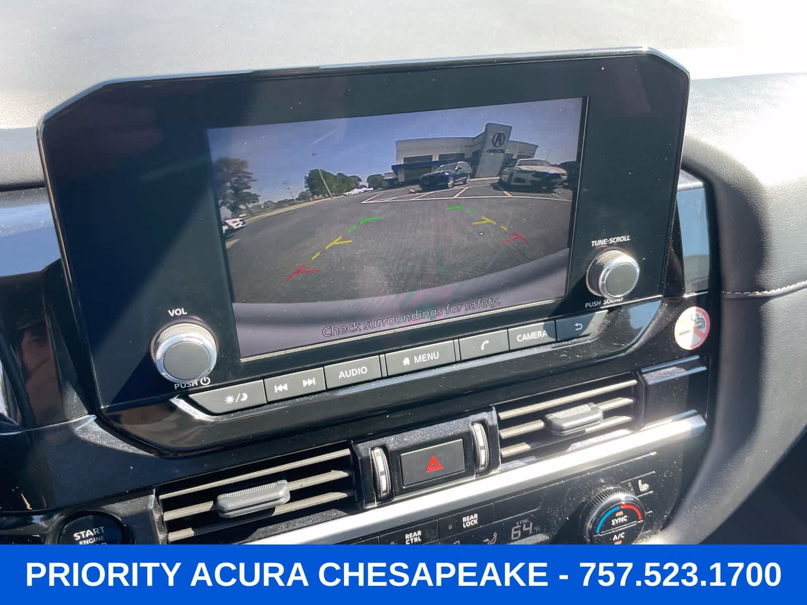 Used 2025 Nissan Pathfinder SV FWD image 17