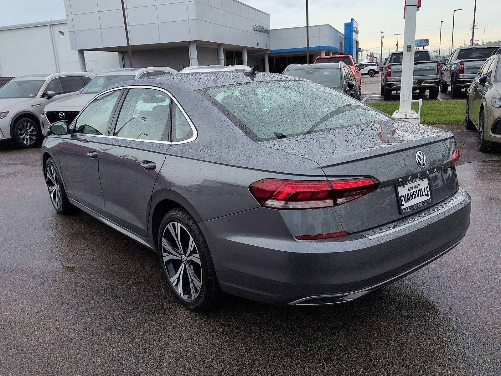 Used 2021 Volkswagen Passat 2.0T SE FWD image 5