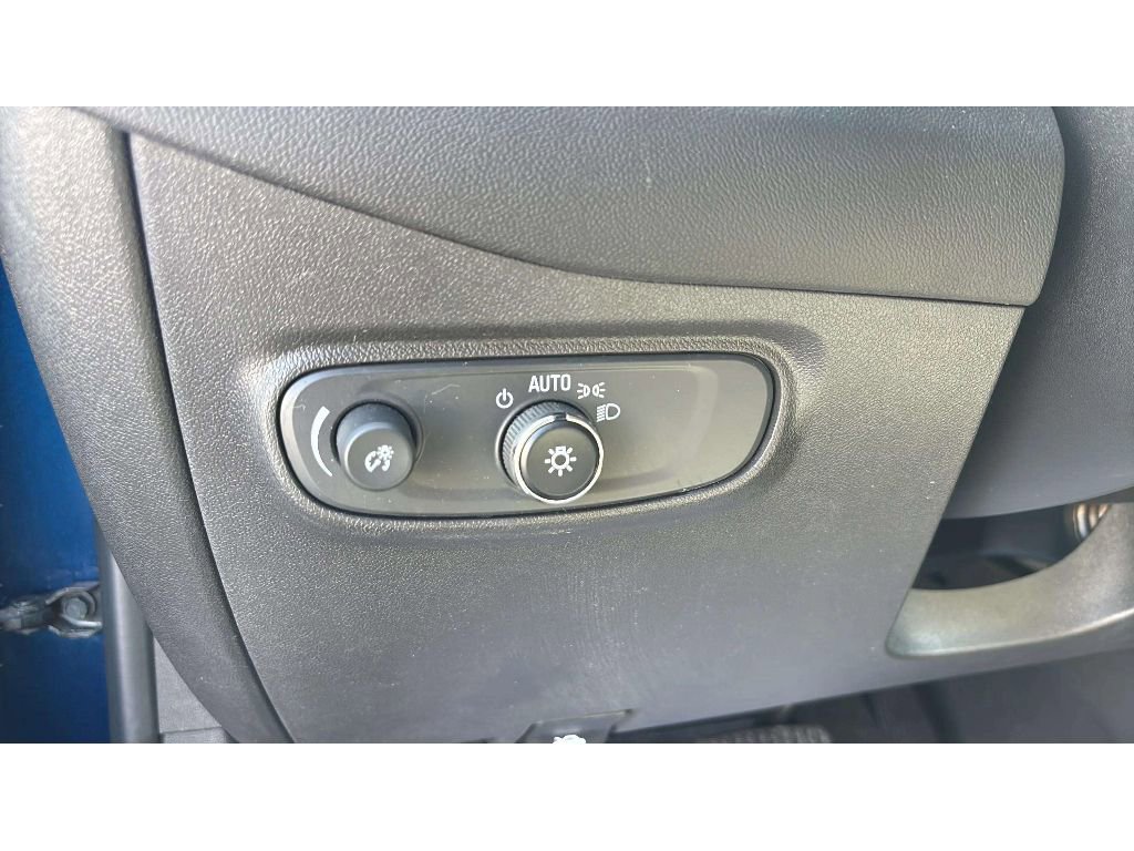 Used 2023 Chevrolet Equinox LS w/ LS Convenience Package FWD image 19