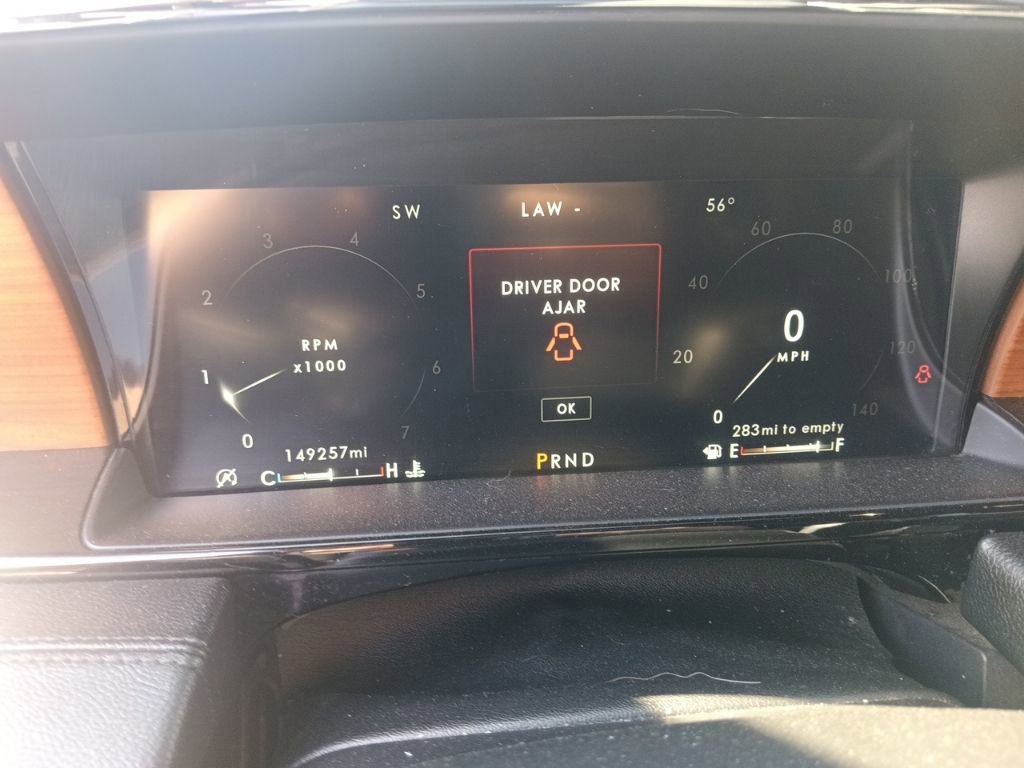 Used 2019 Lincoln Navigator Select image 11