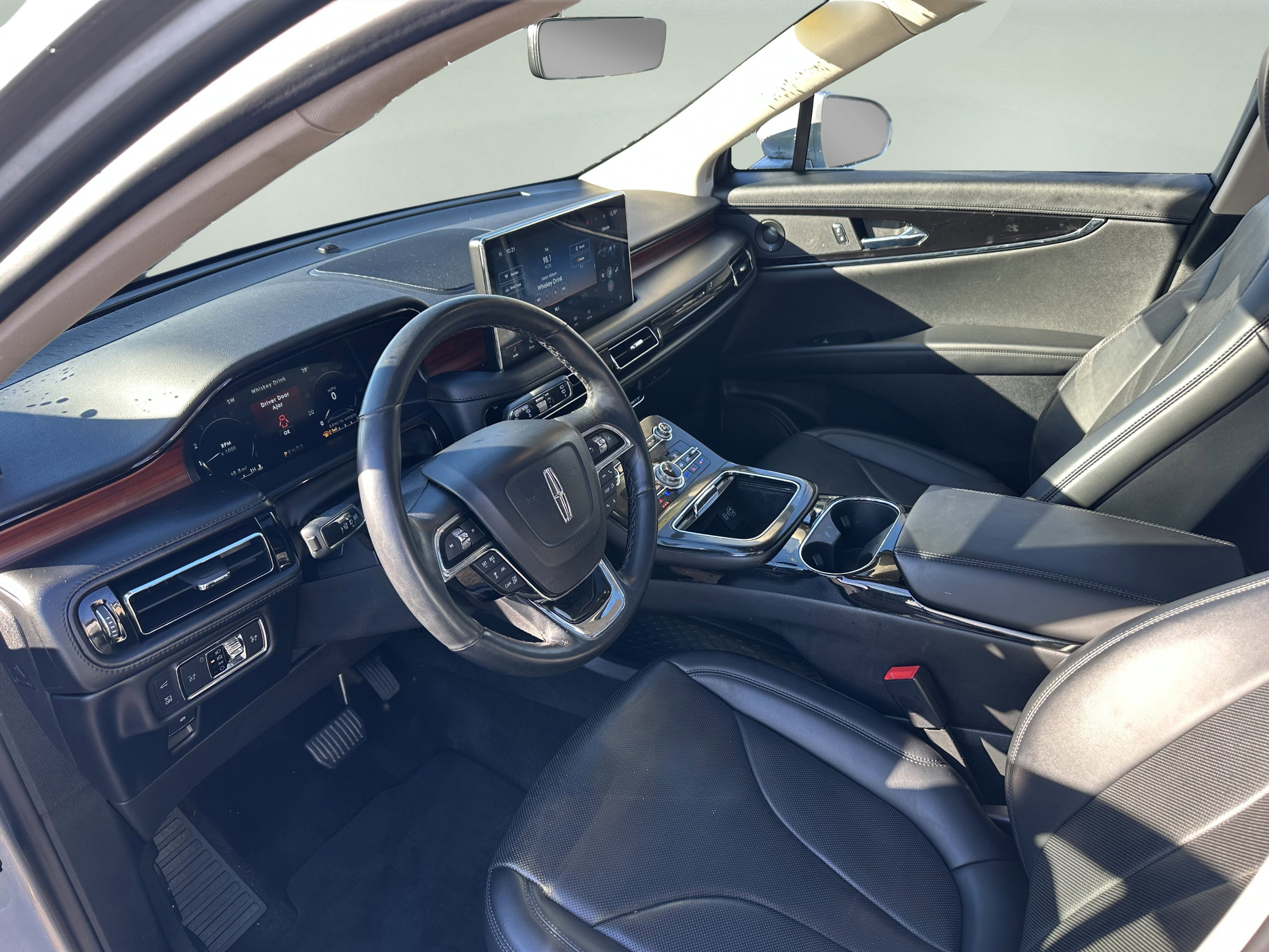 Certified 2022 Lincoln Nautilus Reserve w/ Equipment Group 201A image 9