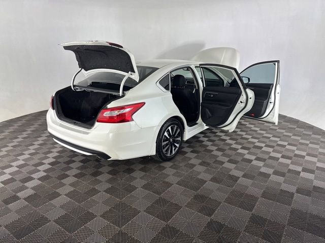 Used 2017 Nissan Altima 2.5 SL w/ Technology Package FWD image 14