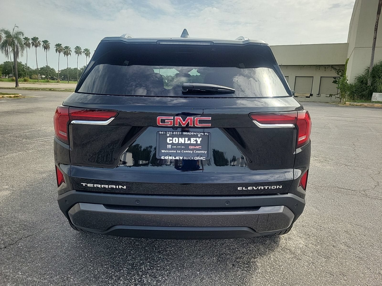 New 2027 GMC Terrain Elevation w/ Elevation Premium Package FWD image 6