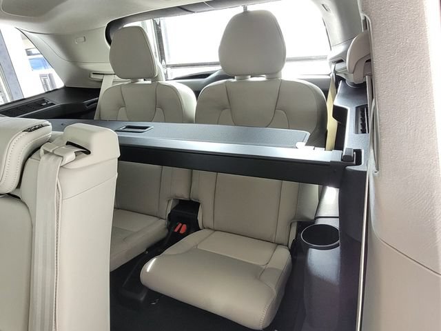 New 2026 Volvo XC90 B6 Ultra w/ Lounge Package AWD/4WD image 16