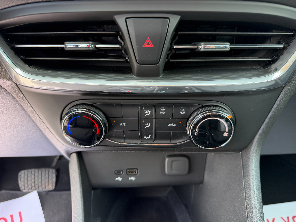 Used 2024 Buick Encore GX Preferred FWD image 21