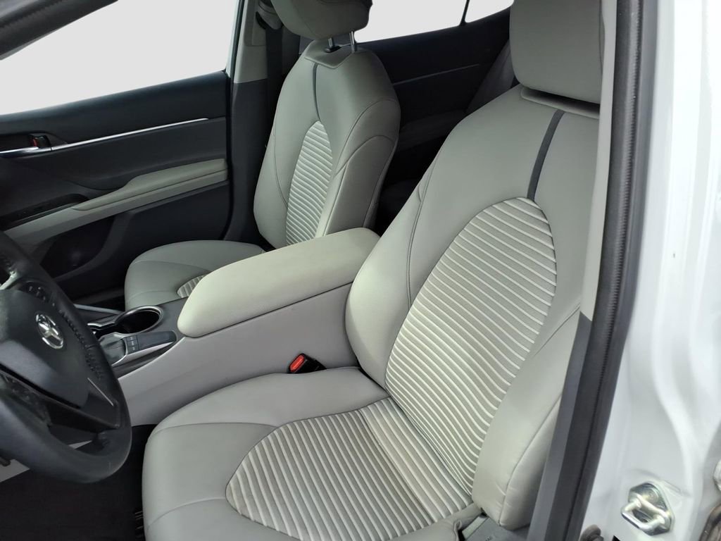Used 2023 Toyota Camry SE w/ Convenience Package image 15