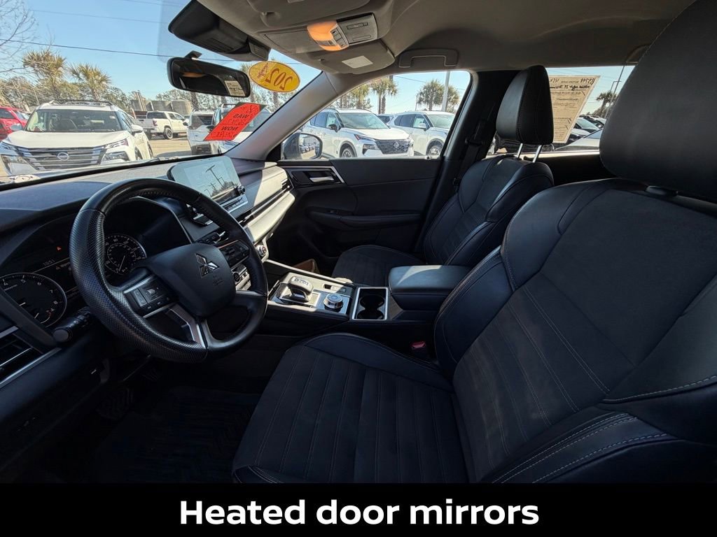 Used 2024 Mitsubishi Outlander SE image 13