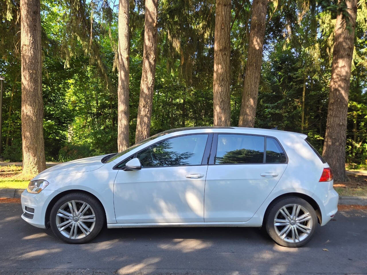 Used 2015 Volkswagen Golf TDI SEL FWD image 4
