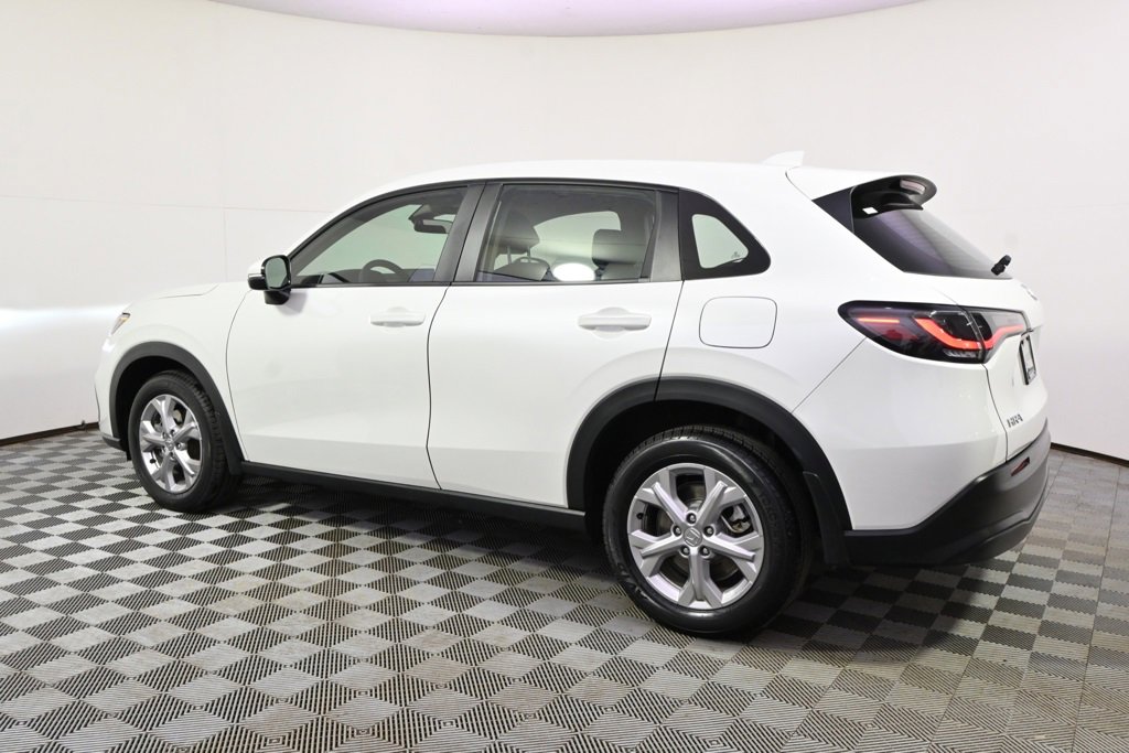 Used 2023 Honda HR-V LX image 3