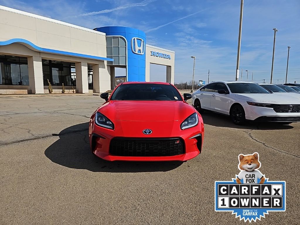 Used 2023 Toyota GR86 image 2