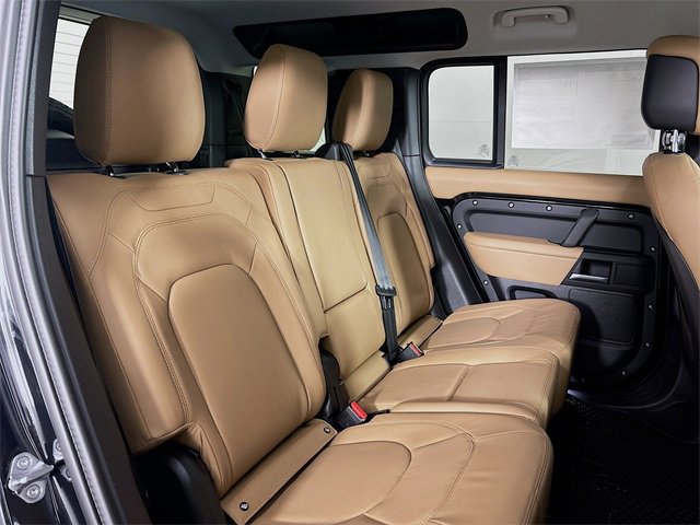 Used 2025 Land Rover Defender 110 S image 28