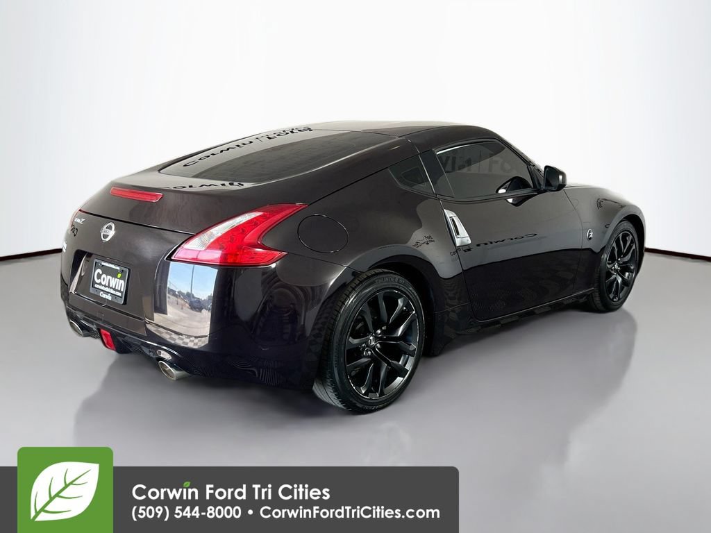 Used 2017 Nissan 370Z Coupe RWD image 15