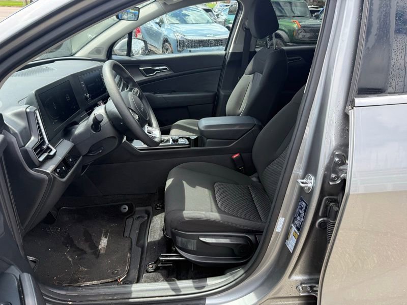 Certified 2025 Kia Sportage LX image 8