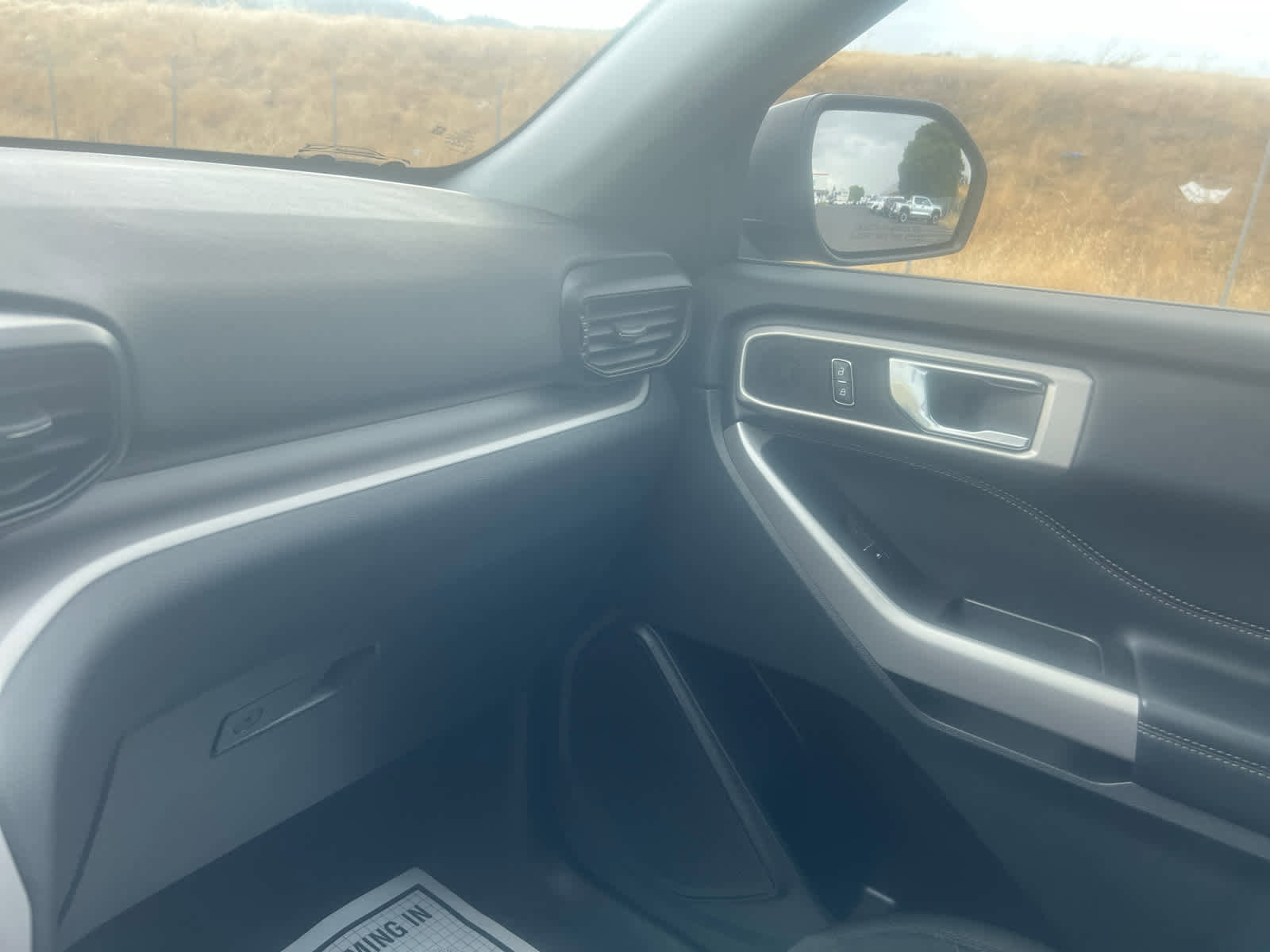 Used 2024 Ford Explorer XLT image 23