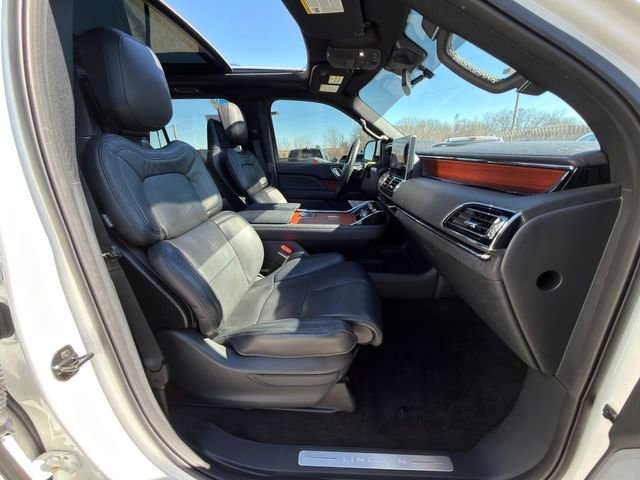 Used 2024 Lincoln Navigator L Reserve image 9