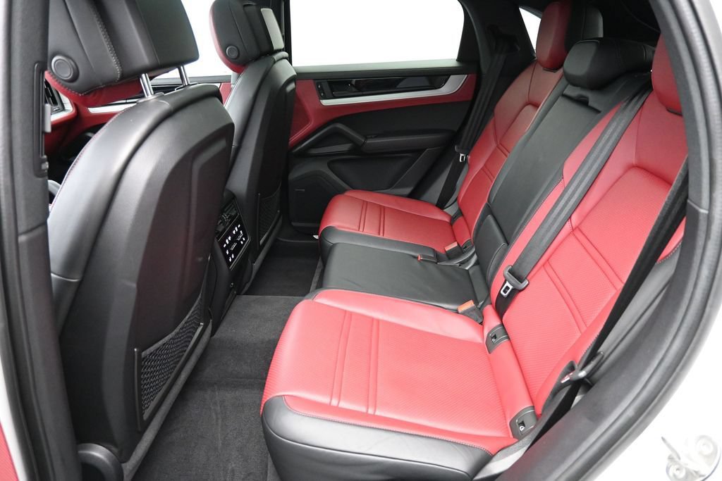 Certified 2024 Porsche Cayenne S AWD/4WD image 7