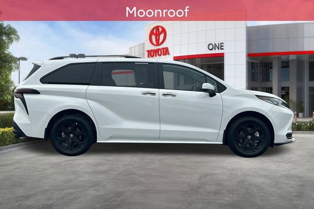 Certified 2026 Toyota Sienna XLE Woodland Edition AWD/4WD image 3