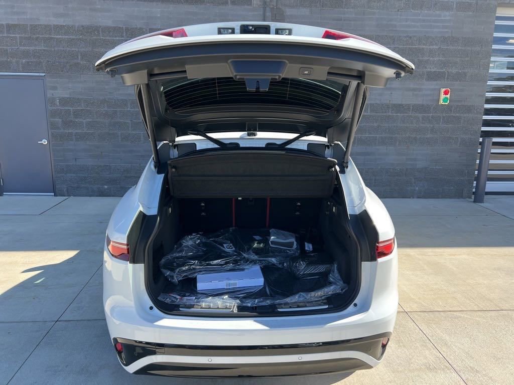 New 2025 Jaguar F-PACE R-Dynamic S image 9